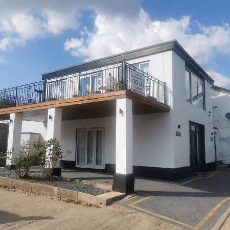 Tallets Apartment With Balcony & Parking Tewkesbury Exterior photo