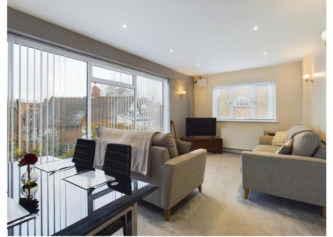 Tallets Apartment With Balcony & Parking Tewkesbury Exterior photo